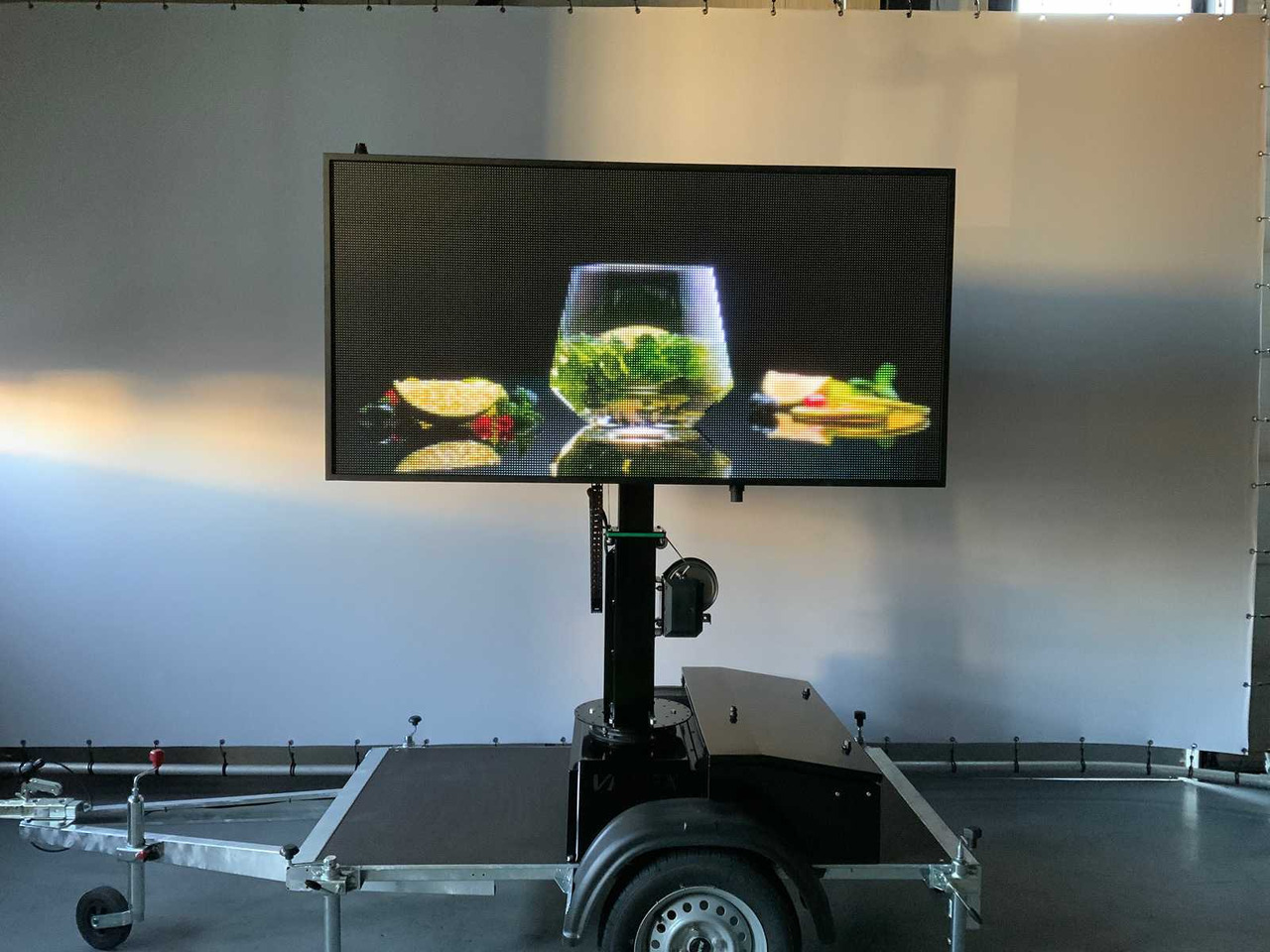 Statybinė įranga, Priekaba Viplex tekstkar P8 ledscherm op aanhangwagen: foto 29