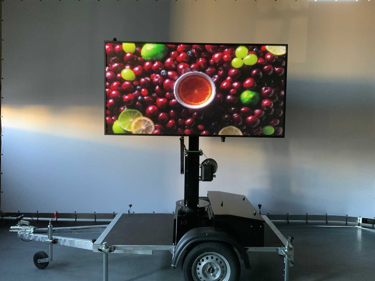 Statybinė įranga, Priekaba Viplex tekstkar P8 ledscherm op aanhangwagen: foto 40