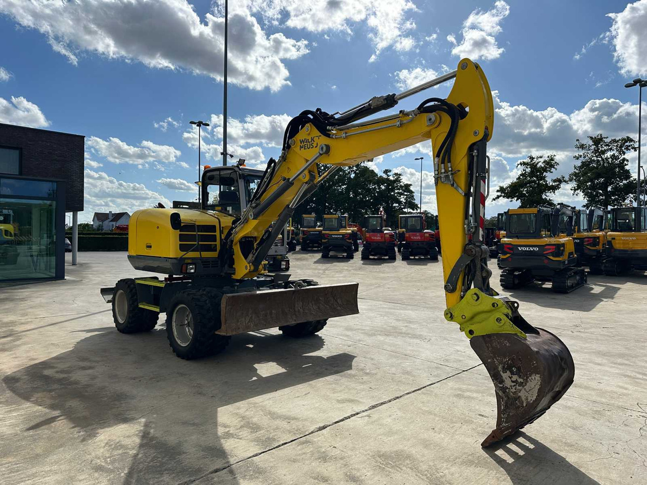 Wacker Neuson EW100 - Ratinis ekskavatorius: foto 3 Wacker Neuson EW100 - Ratinis ekskavatorius: foto 3