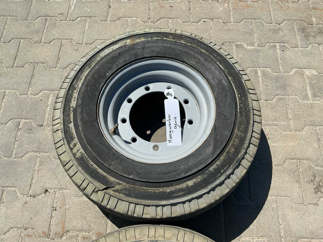 Wheel / tire on rim for Genie aerial platform (2x) - Padangos ir ratlankiai - Traktorius: foto 3 Wheel / tire on rim for Genie aerial platform (2x) - Padangos ir ratlankiai - Traktorius: foto 3