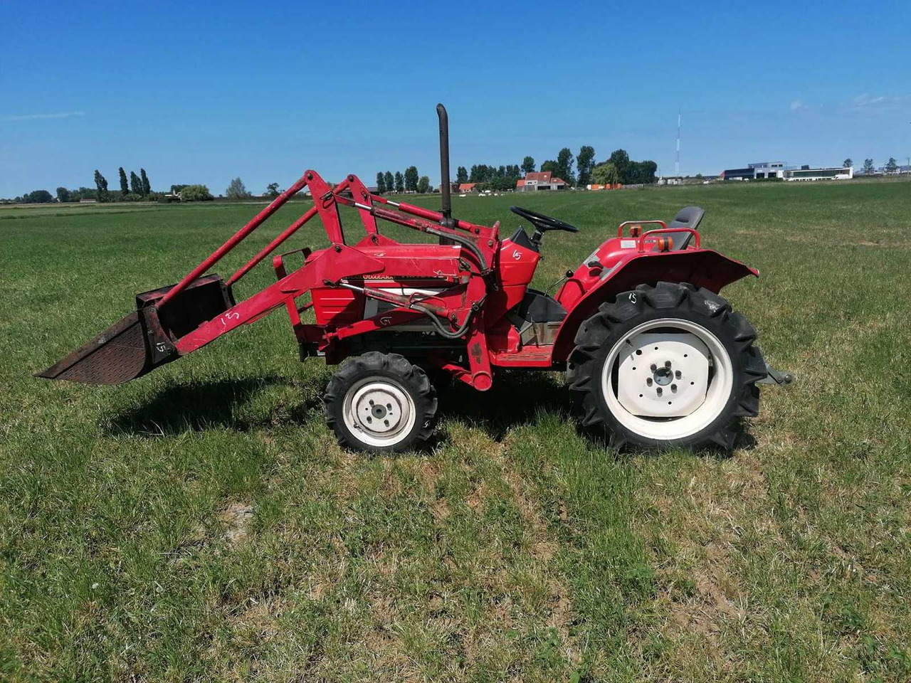 Yanmar YM1610D - Mini traktorius: foto 1 Yanmar YM1610D - Mini traktorius: foto 1