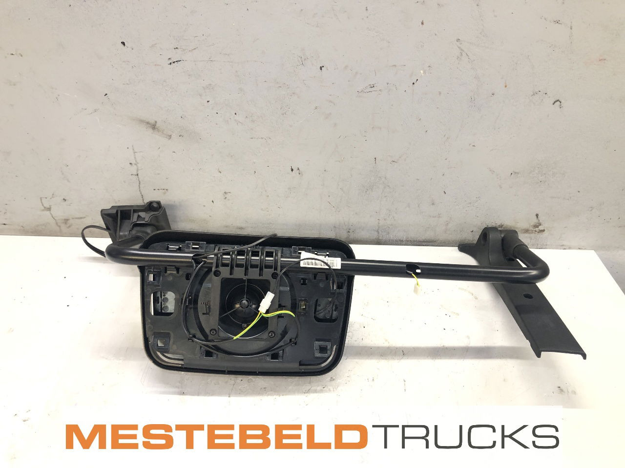 DAF Spiegel met steun links - Kabina ir interjeras - Sunkvežimis: foto 2 DAF Spiegel met steun links - Kabina ir interjeras - Sunkvežimis: foto 2