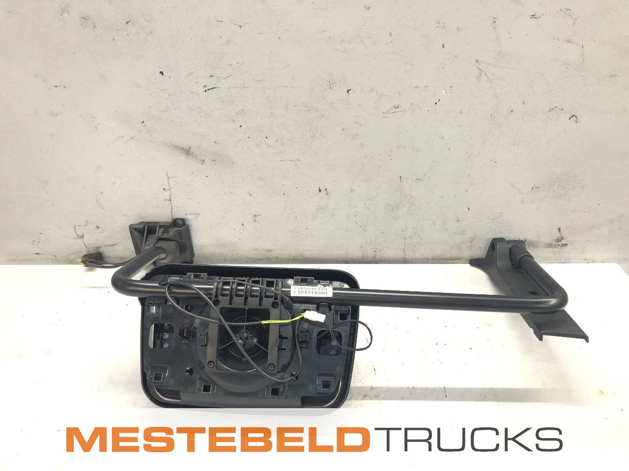 DAF Spiegel met steun links - Kabina ir interjeras - Sunkvežimis: foto 2 DAF Spiegel met steun links - Kabina ir interjeras - Sunkvežimis: foto 2