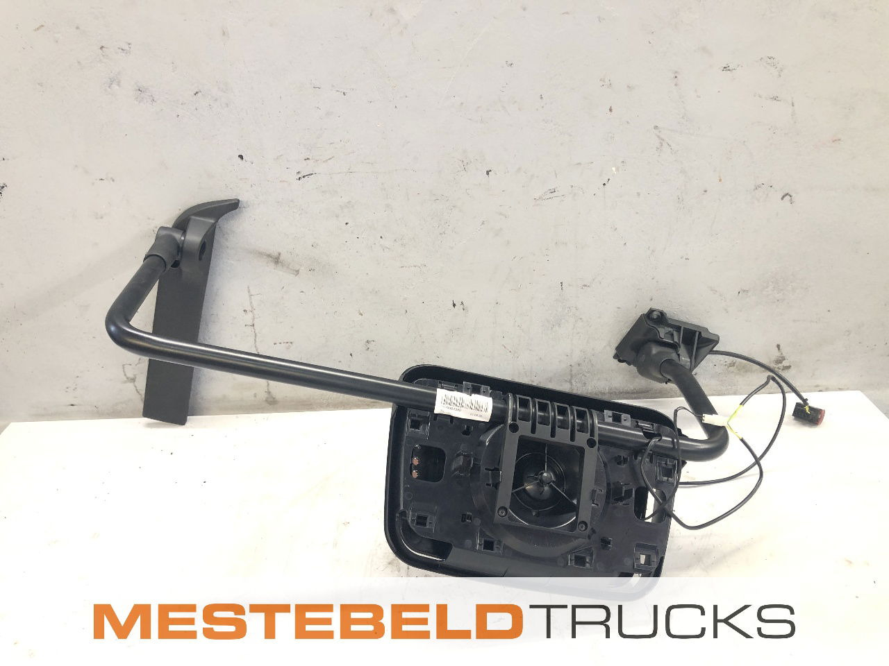 DAF Spiegel met steun rechts - Kabina ir interjeras - Sunkvežimis: foto 2 DAF Spiegel met steun rechts - Kabina ir interjeras - Sunkvežimis: foto 2