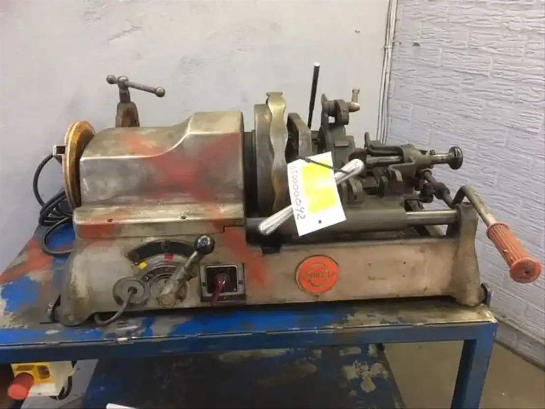 Diversen Draadsnijmachine Brutol type 713 - Staklės: foto 2 Diversen Draadsnijmachine Brutol type 713 - Staklės: foto 2