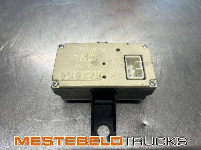 Iveco Deurvergrendeling regeleenheid - Elektros sistema - Sunkvežimis: foto 1 Iveco Deurvergrendeling regeleenheid - Elektros sistema - Sunkvežimis: foto 1
