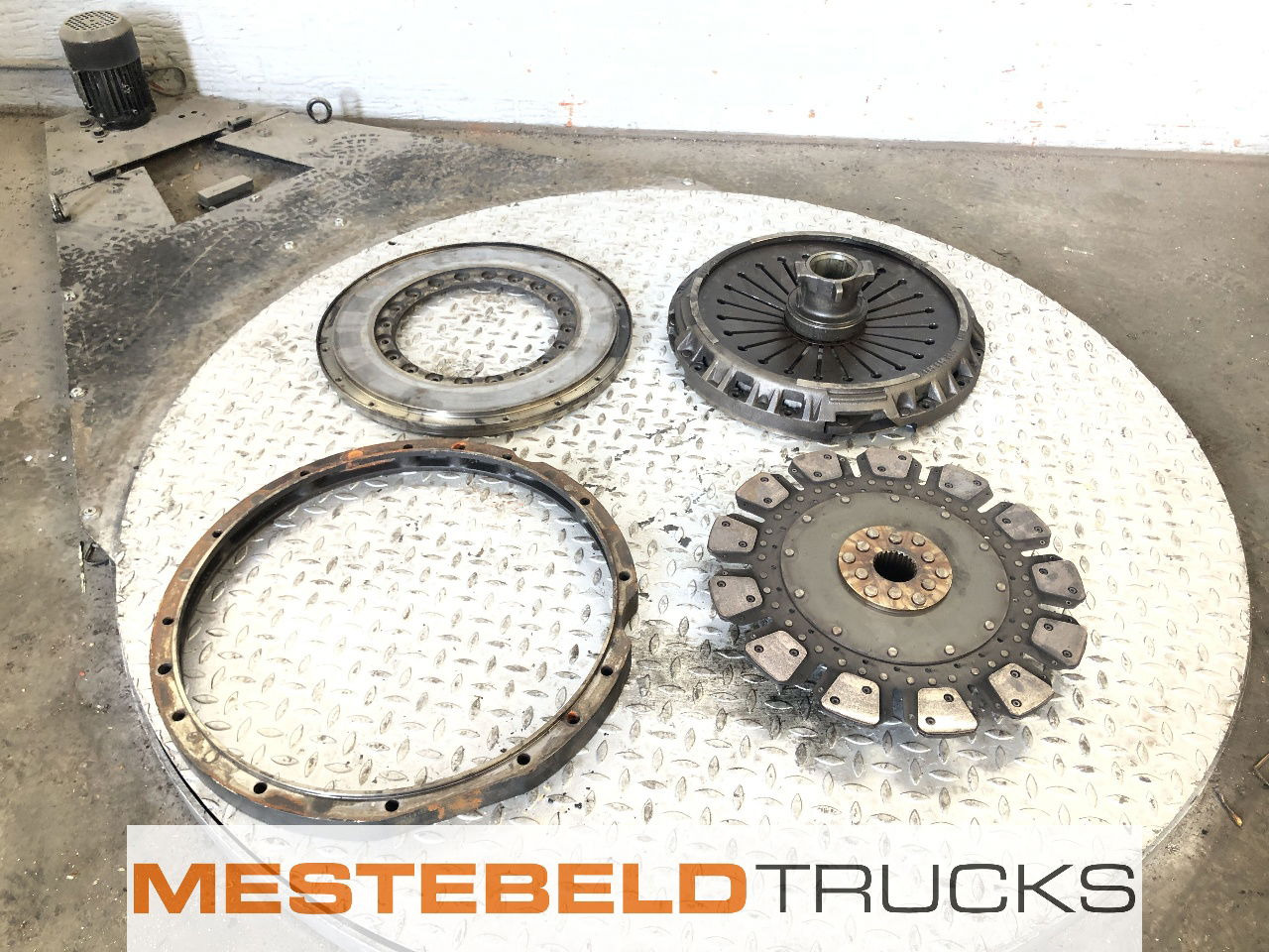 MAN Koppelingsset WSK 440 - Sankaba ir dalys - Sunkvežimis: foto 1 MAN Koppelingsset WSK 440 - Sankaba ir dalys - Sunkvežimis: foto 1