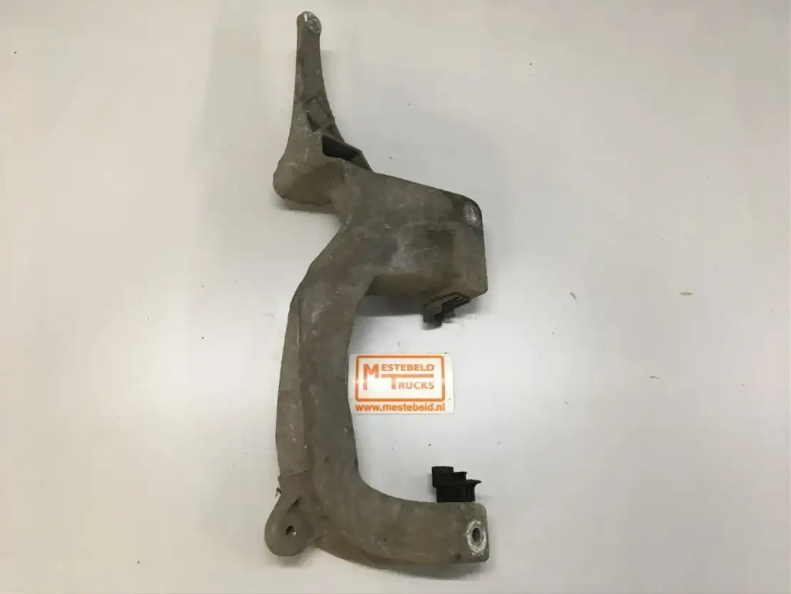 Mercedes-Benz Bumpersteun rechts - Kabina ir interjeras - Sunkvežimis: foto 1 Mercedes-Benz Bumpersteun rechts - Kabina ir interjeras - Sunkvežimis: foto 1