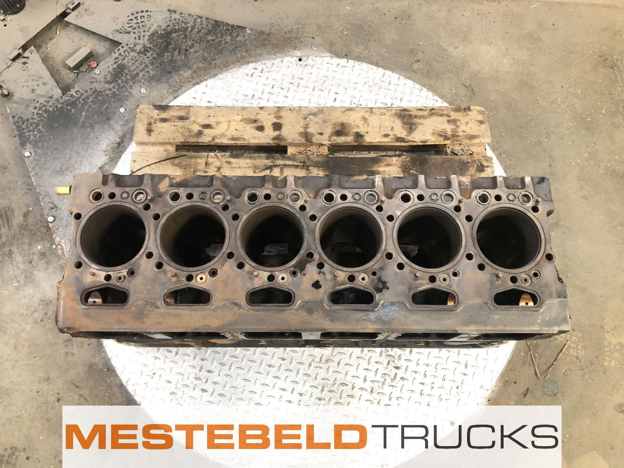 Scania Motorblok DC 13 141 - Variklis ir dalys - Sunkvežimis: foto 3 Scania Motorblok DC 13 141 - Variklis ir dalys - Sunkvežimis: foto 3
