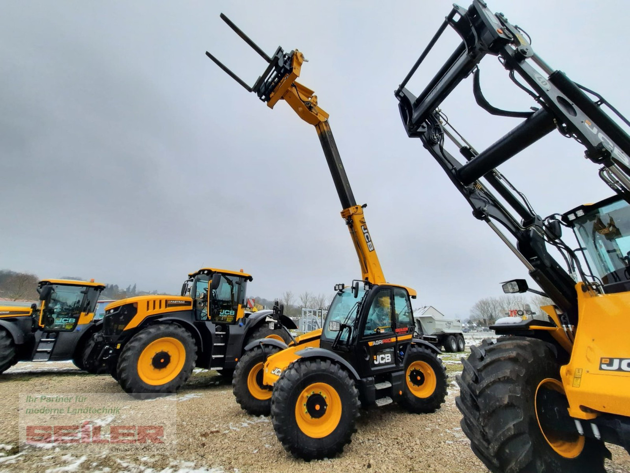 JCB 542-70 Agri Pro - Teleskopinis krautuvas: foto 1 JCB 542-70 Agri Pro - Teleskopinis krautuvas: foto 1