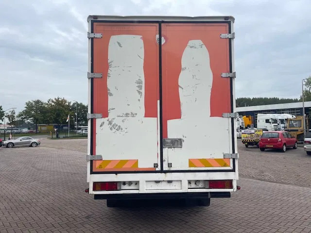 DAF XF 95.380 Euro 2 Manual-Gear - Furgonas sunkvežimis: foto 4 DAF XF 95.380 Euro 2 Manual-Gear - Furgonas sunkvežimis: foto 4