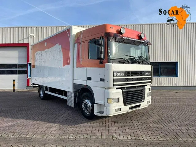 DAF XF 95.380 Euro 2 Manual-Gear - Furgonas sunkvežimis: foto 1 DAF XF 95.380 Euro 2 Manual-Gear - Furgonas sunkvežimis: foto 1