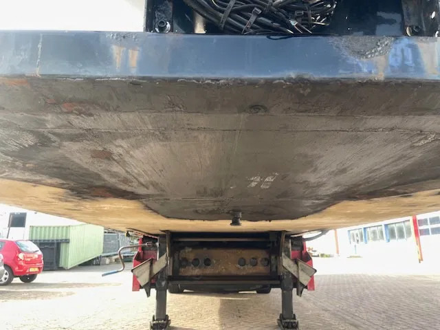 Kögel 3 AXELS (2X LIFT AXELS) DISK BRAKE 7CM FRIGO BOX - Furgonas puspriekabė: foto 4 Kögel 3 AXELS (2X LIFT AXELS) DISK BRAKE 7CM FRIGO BOX - Furgonas puspriekabė: foto 4