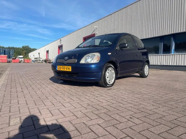 Toyota Yaris 1.3 3DRS - Hečbekas: foto 3 Toyota Yaris 1.3 3DRS - Hečbekas: foto 3