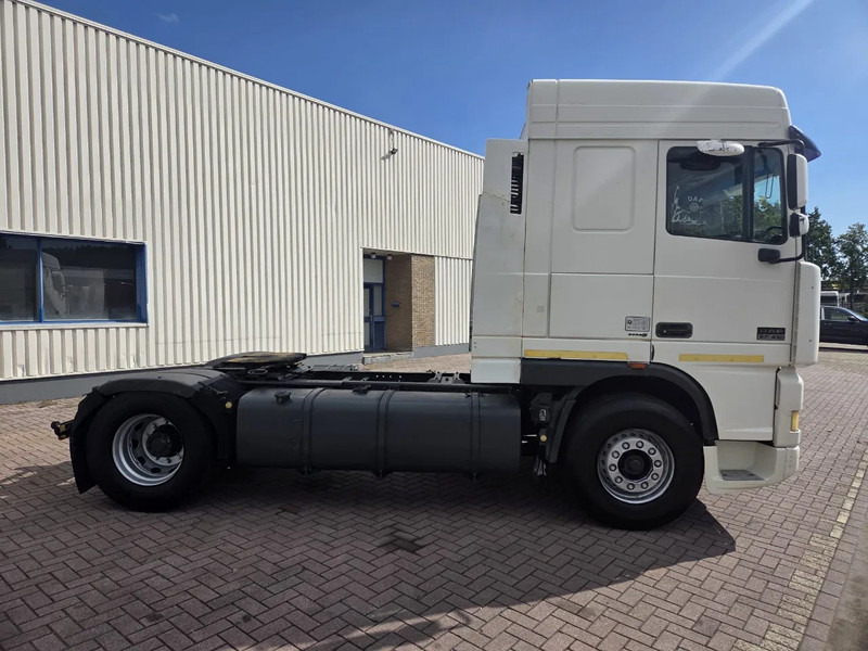 DAF XF 95.430 Manual gear Euro 3 - Vilkikas: foto 2 DAF XF 95.430 Manual gear Euro 3 - Vilkikas: foto 2