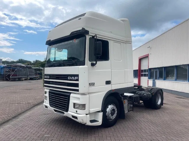 DAF XF 95.480 Euro 2 Manual-gear - Vilkikas: foto 3 DAF XF 95.480 Euro 2 Manual-gear - Vilkikas: foto 3