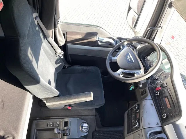 Interior photo 2: Vilkikas MAN TGX 18.480 Euro 5 Retarder