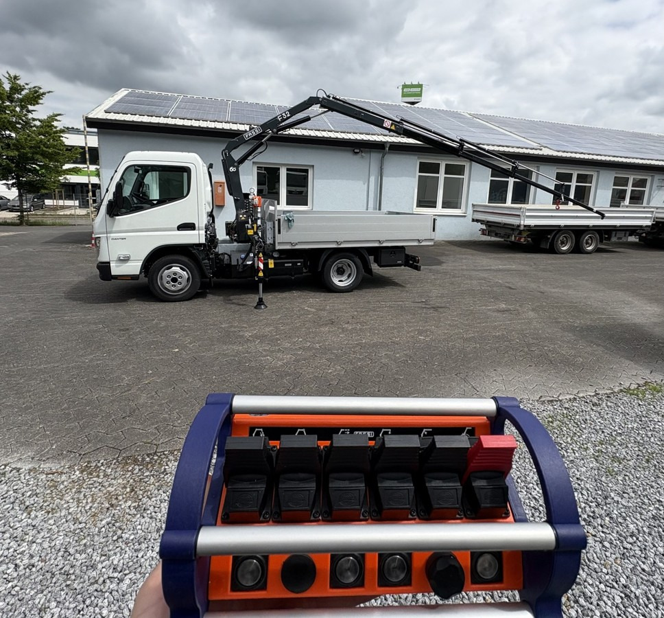 FUSO 3S15 Alu Pritsche 2.80m Ladekran Funk! sofort ve - Sunkvežimis su kranu, Platforminis/ Bortinis sunkvežimis: foto 5 FUSO 3S15 Alu Pritsche 2.80m Ladekran Funk! sofort ve - Sunkvežimis su kranu, Platforminis/ Bortinis sunkvežimis: foto 5