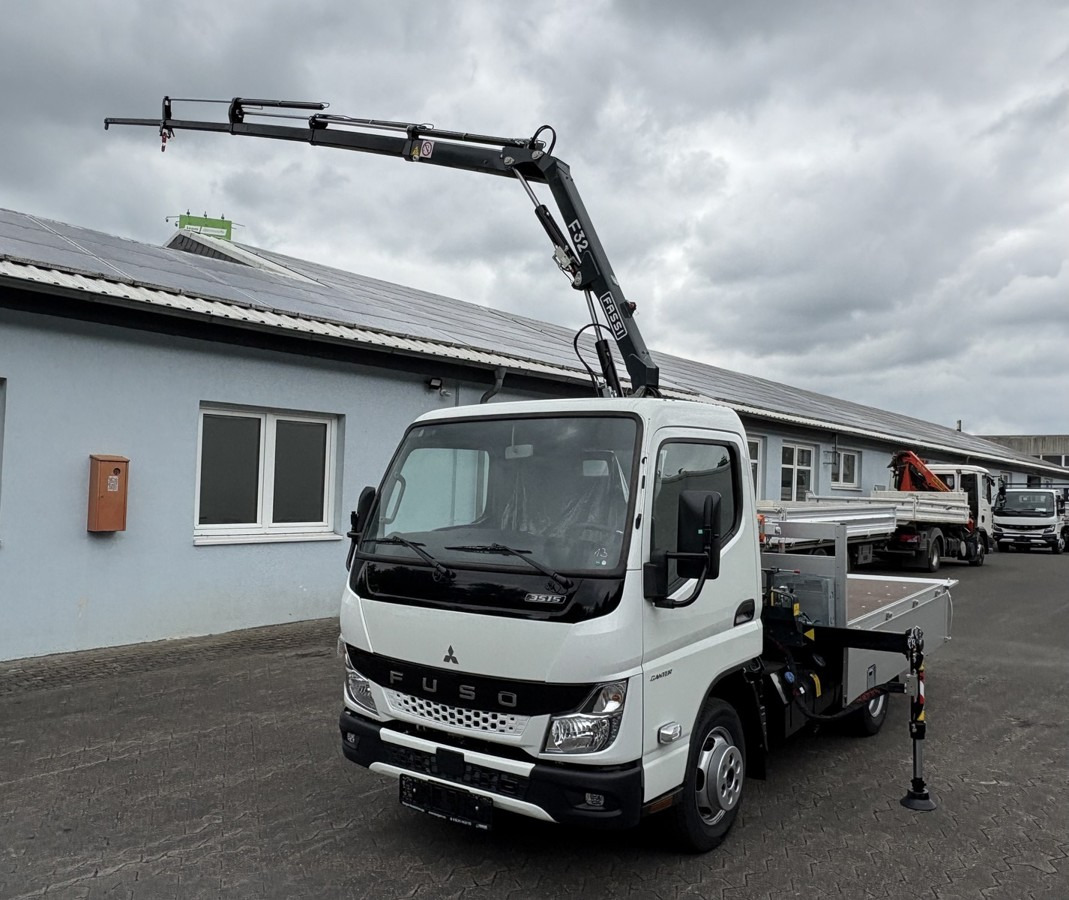 FUSO 3S15 Alu Pritsche 2.80m Ladekran Funk! sofort ve - Sunkvežimis su kranu, Platforminis/ Bortinis sunkvežimis: foto 1 FUSO 3S15 Alu Pritsche 2.80m Ladekran Funk! sofort ve - Sunkvežimis su kranu, Platforminis/ Bortinis sunkvežimis: foto 1