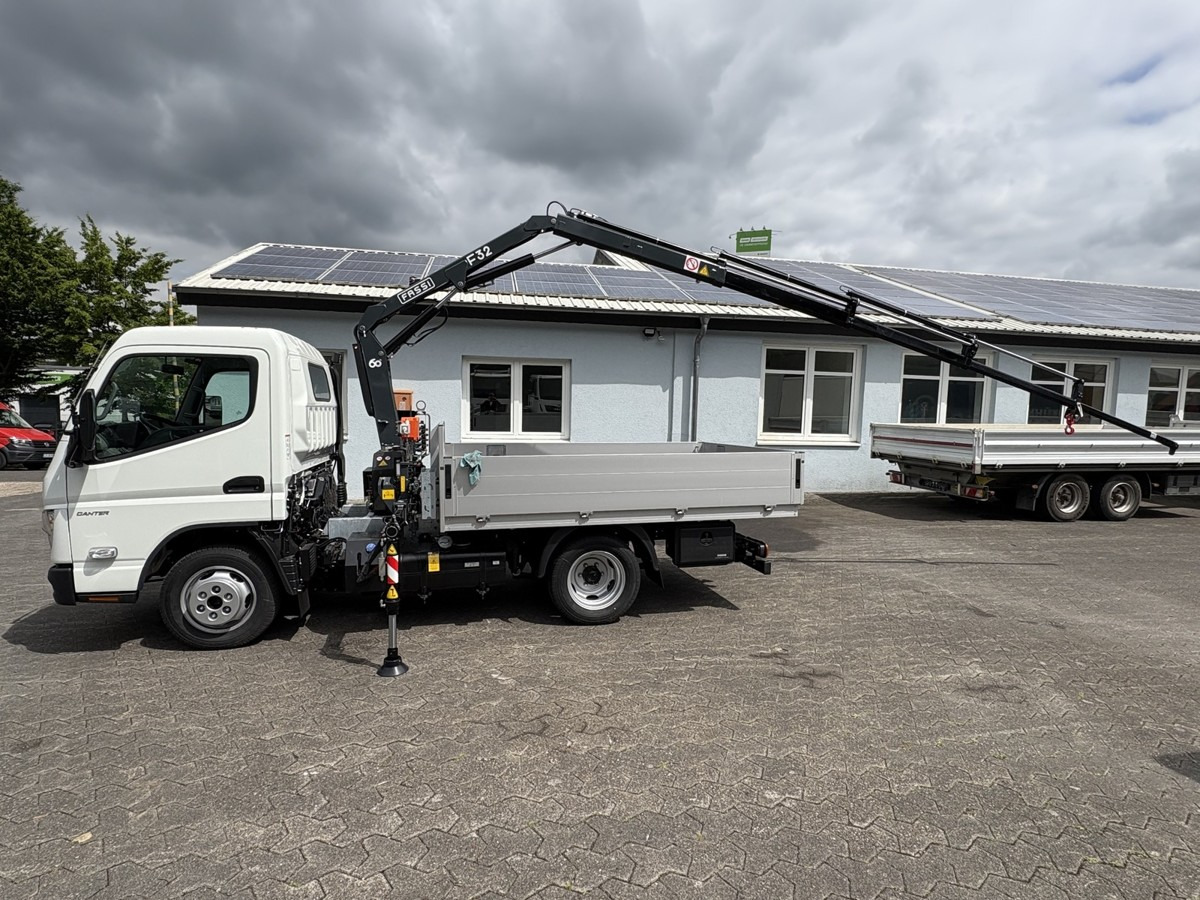 FUSO 3S15 Alu Pritsche 2.80m Ladekran Funk! sofort ve - Sunkvežimis su kranu: foto 4 FUSO 3S15 Alu Pritsche 2.80m Ladekran Funk! sofort ve - Sunkvežimis su kranu: foto 4