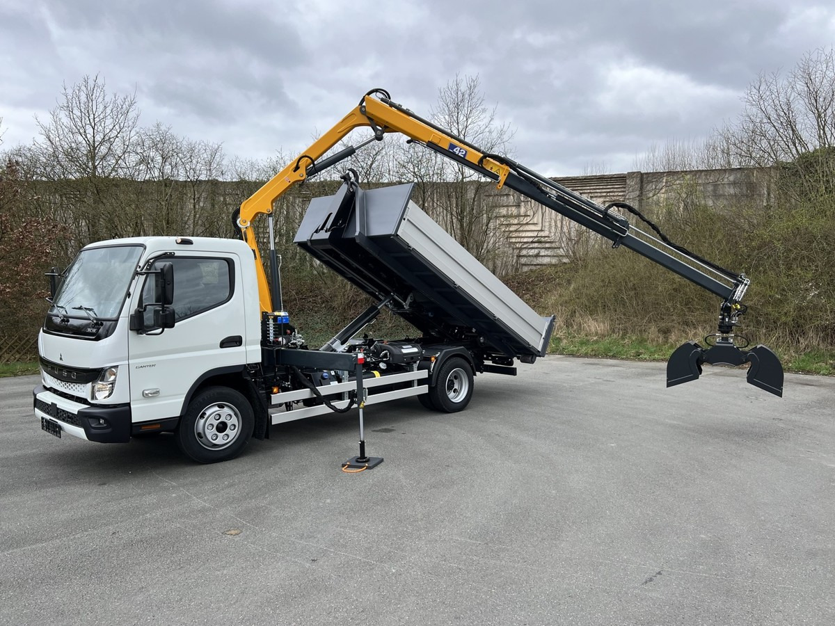FUSO FUSO 9C18 City Abrollkipper + Ladekran m.Greifer - Hook-lift sunkvežimis, Sunkvežimis su kranu: foto 2 FUSO FUSO 9C18 City Abrollkipper + Ladekran m.Greifer - Hook-lift sunkvežimis, Sunkvežimis su kranu: foto 2