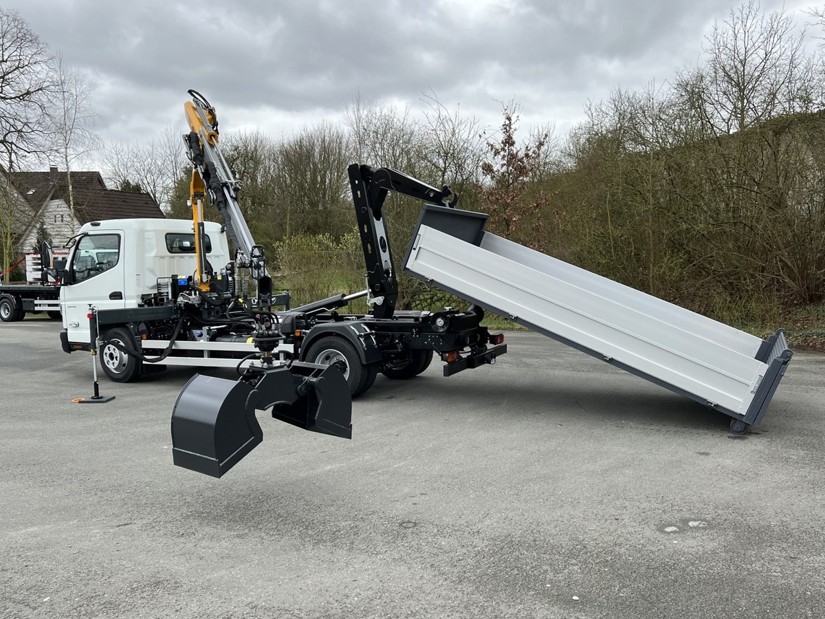 FUSO FUSO 9C18 City Abrollkipper + Ladekran m.Greifer - Hook-lift sunkvežimis, Sunkvežimis su kranu: foto 3 FUSO FUSO 9C18 City Abrollkipper + Ladekran m.Greifer - Hook-lift sunkvežimis, Sunkvežimis su kranu: foto 3