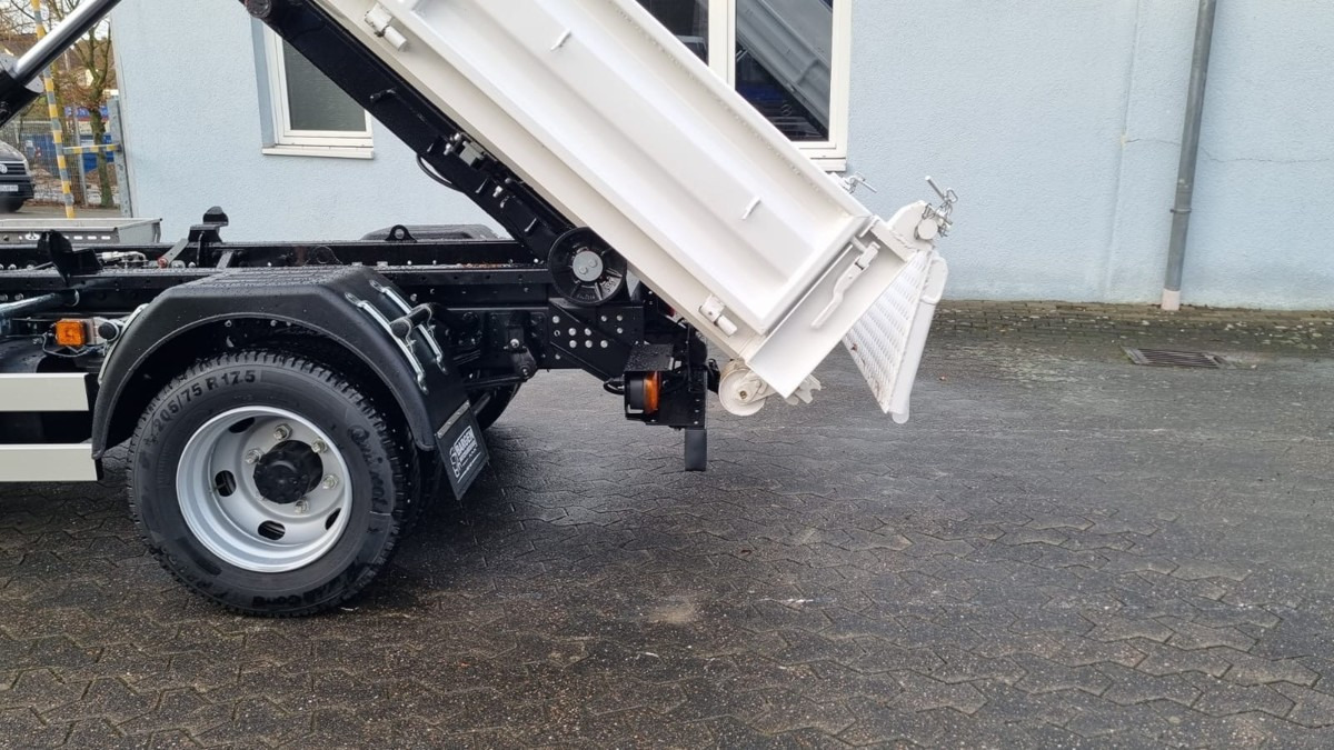 FUSO FUSO 9C18 Duonic City Abrollkipper GG 8.55t AHK - Hook-lift sunkvežimis: foto 4 FUSO FUSO 9C18 Duonic City Abrollkipper GG 8.55t AHK - Hook-lift sunkvežimis: foto 4
