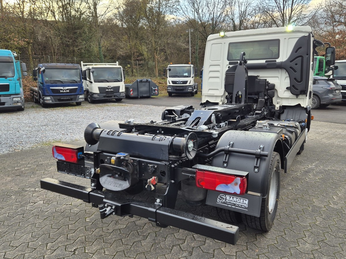 MAN TGL 12.250 BL City Abrollkipper AHK Euro 6 - Hook-lift sunkvežimis: foto 3 MAN TGL 12.250 BL City Abrollkipper AHK Euro 6 - Hook-lift sunkvežimis: foto 3