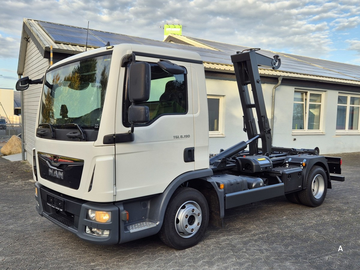 MAN TGL 8.190 BL City Abrollkipper Aut., 2 x AHK sof - Hook-lift sunkvežimis: foto 1 MAN TGL 8.190 BL City Abrollkipper Aut., 2 x AHK sof - Hook-lift sunkvežimis: foto 1