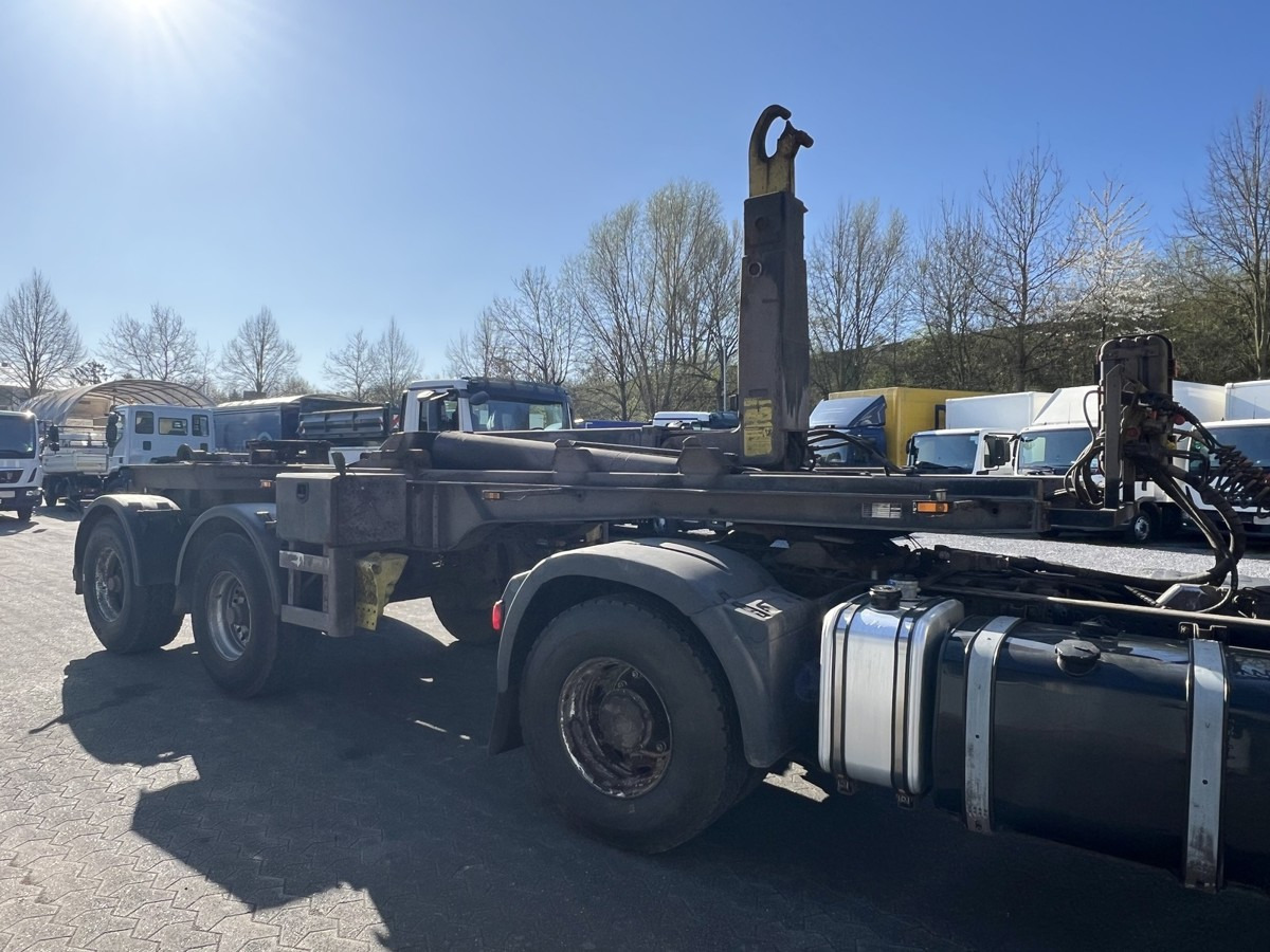 SHL20 Abrollkipper Hyva 30.65.SK1 Knick/Tele - Konteineris-vežimus/ Sukeisti kūną puspriekabė: foto 4 SHL20 Abrollkipper Hyva 30.65.SK1 Knick/Tele - Konteineris-vežimus/ Sukeisti kūną puspriekabė: foto 4