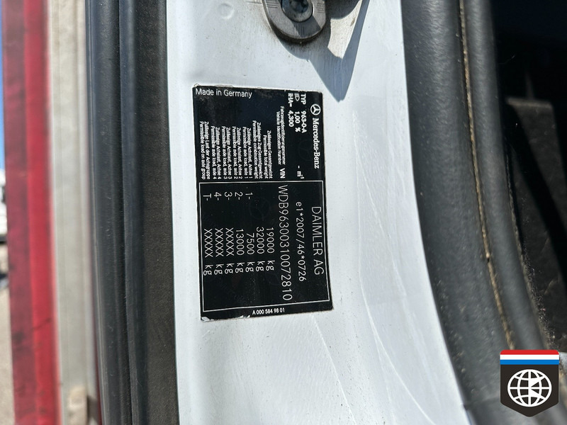 Tentinis sunkvežimis Mercedes-Benz ANTOS 1830 / CURTAIN SIDE / SLIDE ROOF / TAIL LIFT: foto 15