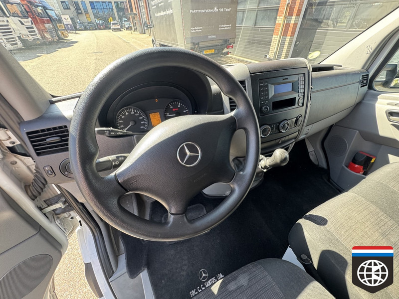 Furgonas su krovinių dėže Mercedes-Benz Sprinter 316 CDI 1000kg load capacity - box - tailf lift: foto 10