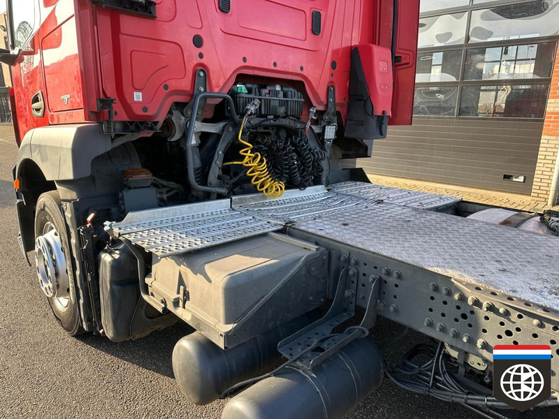 Mercedes-Benz ACTROS 1840 L / SLEEPER CAB - Vilkikas: foto 5 Mercedes-Benz ACTROS 1840 L / SLEEPER CAB - Vilkikas: foto 5