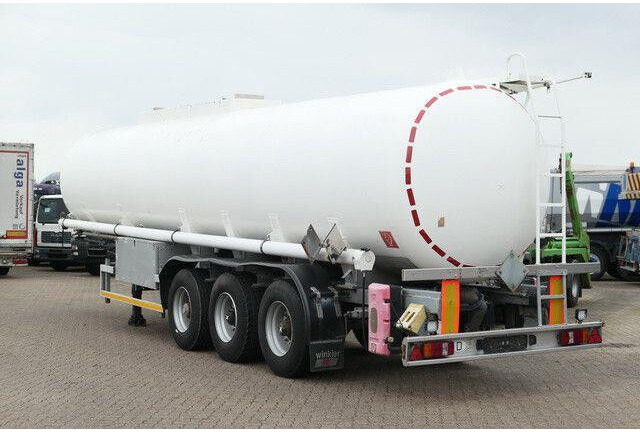 Kässbohrer STH 34/10-24/Tank 34.000 ltr./Unterbefüll./Pumpe - Puspriekabė cisterna: foto 3 Kässbohrer STH 34/10-24/Tank 34.000 ltr./Unterbefüll./Pumpe - Puspriekabė cisterna: foto 3