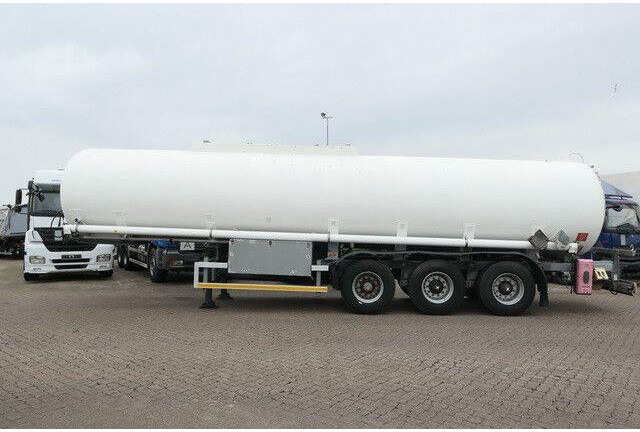 Kässbohrer STH 34/10-24/Tank 34.000 ltr./Unterbefüll./Pumpe - Puspriekabė cisterna: foto 2 Kässbohrer STH 34/10-24/Tank 34.000 ltr./Unterbefüll./Pumpe - Puspriekabė cisterna: foto 2