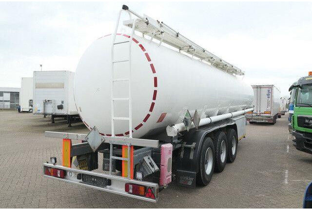 Kässbohrer STH 34/10-24/Tank 34.000 ltr./Unterbefüll./Pumpe - Puspriekabė cisterna: foto 4 Kässbohrer STH 34/10-24/Tank 34.000 ltr./Unterbefüll./Pumpe - Puspriekabė cisterna: foto 4