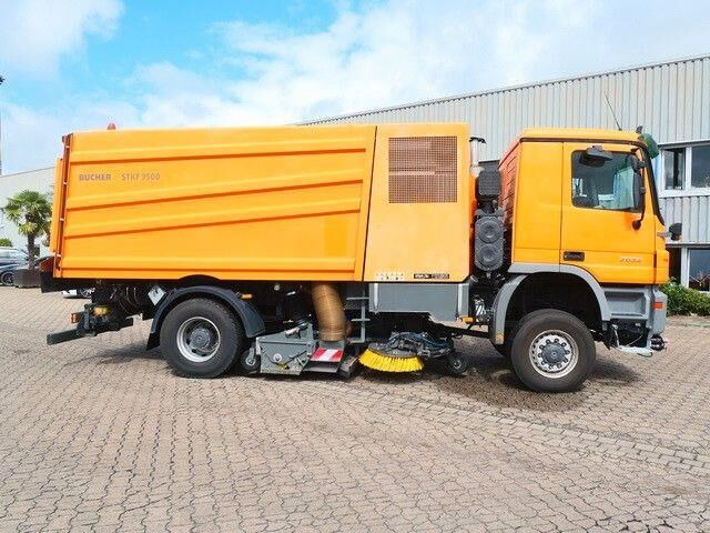 Mercedes-Benz 2032 A Actros 4x4, Bucher STKF 9500, Airport, AC - Gatvių šlavimo mašina: foto 2 Mercedes-Benz 2032 A Actros 4x4, Bucher STKF 9500, Airport, AC - Gatvių šlavimo mašina: foto 2