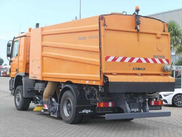 Mercedes-Benz 2032 A Actros 4x4, Bucher STKF 9500, Airport, AC - Gatvių šlavimo mašina: foto 5 Mercedes-Benz 2032 A Actros 4x4, Bucher STKF 9500, Airport, AC - Gatvių šlavimo mašina: foto 5
