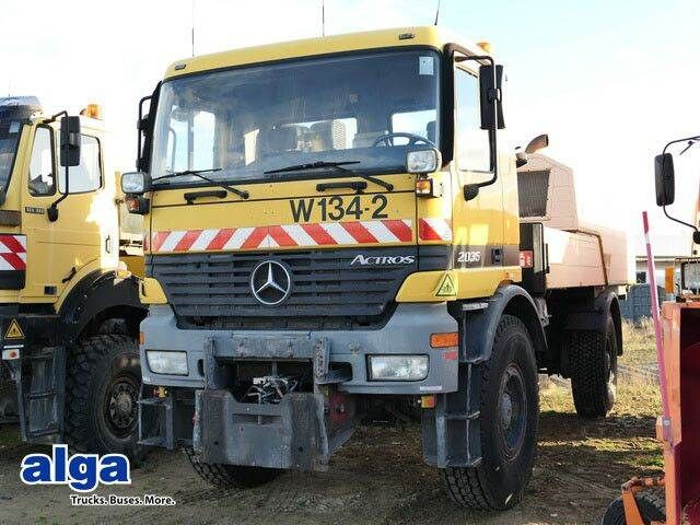 Mercedes-Benz 2035 AK Actros 4x4, Kehrmaschine Schmidt, Allrad - Sniego valymo mašina: foto 3 Mercedes-Benz 2035 AK Actros 4x4, Kehrmaschine Schmidt, Allrad - Sniego valymo mašina: foto 3