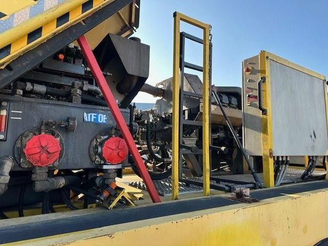 Schmidt CJS 914 Super, Kehrmaschine, Mercedes Motor - Gatvių šlavimo mašina: foto 4 Schmidt CJS 914 Super, Kehrmaschine, Mercedes Motor - Gatvių šlavimo mašina: foto 4