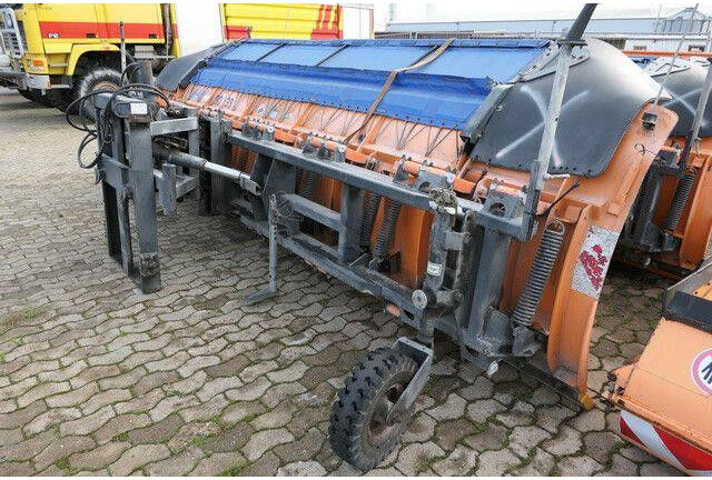 Schmidt MF 9.3, Schneeschild, 5.600mm, Winterdienst - Sniego peilis: foto 3 Schmidt MF 9.3, Schneeschild, 5.600mm, Winterdienst - Sniego peilis: foto 3