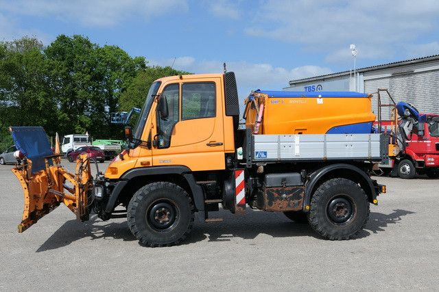 Unimog U 300 4x4, Schmidt, Streuer, Schild, Klima,27tkm - Sunkvežimis: foto 3 Unimog U 300 4x4, Schmidt, Streuer, Schild, Klima,27tkm - Sunkvežimis: foto 3