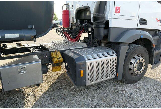 Mercedes-Benz 1846 Actros 4x2, Hydr., ADR, Leicht, Klima, Navi - Vilkikas: foto 5 Mercedes-Benz 1846 Actros 4x2, Hydr., ADR, Leicht, Klima, Navi - Vilkikas: foto 5