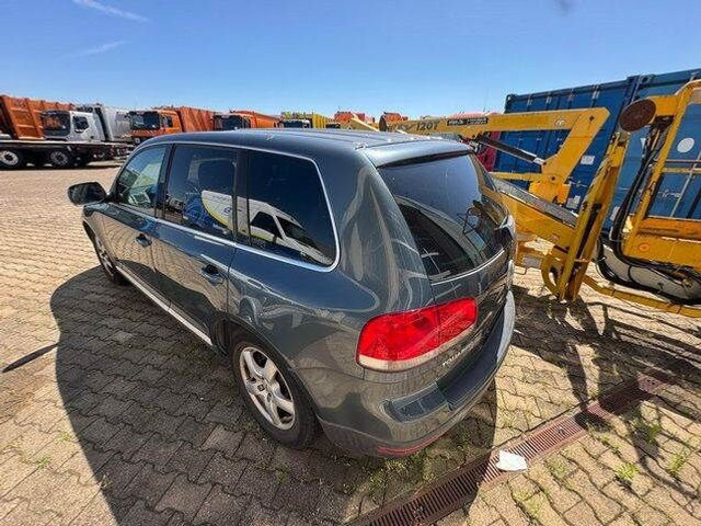 Volkswagen Touareg 3.2 V6/ GETRIEBESCHADEN /Motor läuft! - Bortinis automobilis: foto 4 Volkswagen Touareg 3.2 V6/ GETRIEBESCHADEN /Motor läuft! - Bortinis automobilis: foto 4