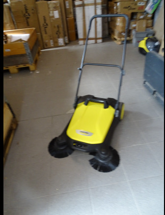 Balayeuse mécanique KARCHER S 4 Twin - Grindų šlavimo mašina: foto 1 Balayeuse mécanique KARCHER S 4 Twin - Grindų šlavimo mašina: foto 1