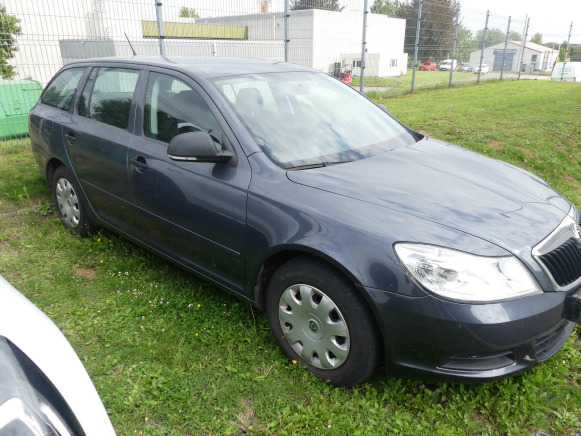 Break Skoda Octavia Combi (2011-97.803 km) - Lengvasis automobilis: foto 4 Break Skoda Octavia Combi (2011-97.803 km) - Lengvasis automobilis: foto 4