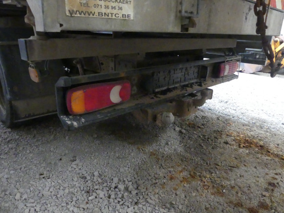 Savivartis sunkvežimis Camionnette tribenne Nissan F241: foto 17