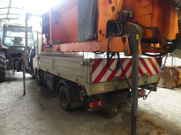 Camionnette tribenne Nissan F241 - Savivartis sunkvežimis: foto 3 Camionnette tribenne Nissan F241 - Savivartis sunkvežimis: foto 3