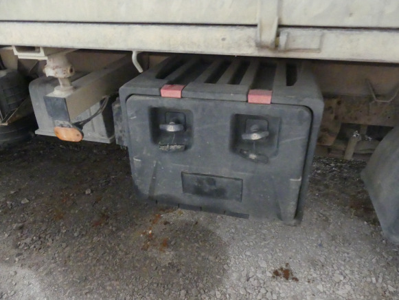 Savivartis sunkvežimis Camionnette tribenne Nissan F241: foto 18