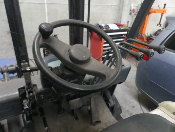 Chariot élévateur TCM FB15-6 - Elektrinis krautuvas: foto 3 Chariot élévateur TCM FB15-6 - Elektrinis krautuvas: foto 3